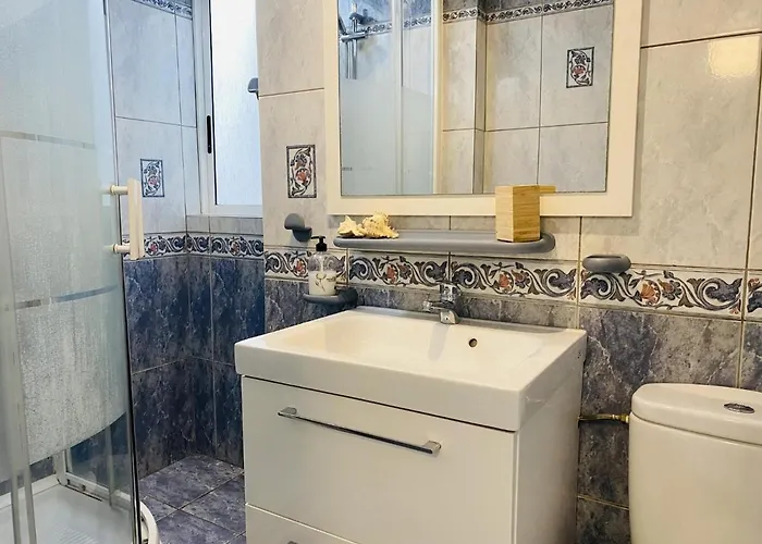 Sunshine House Адехе