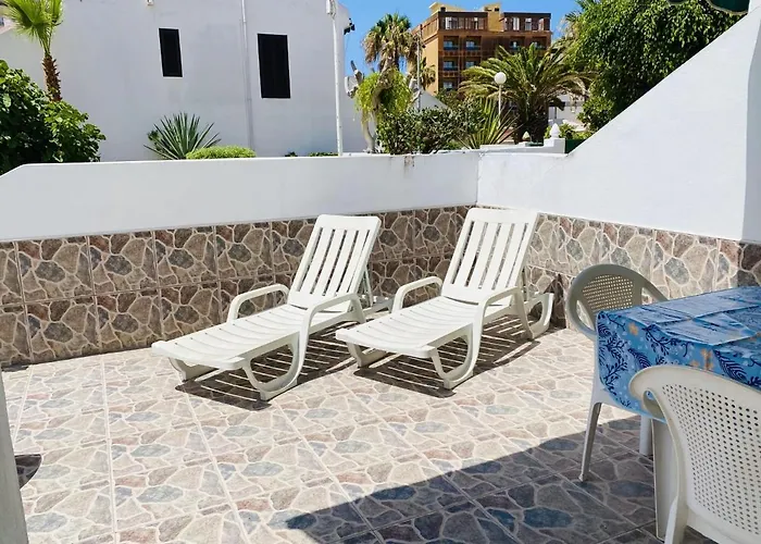 Sunshine House Адехе